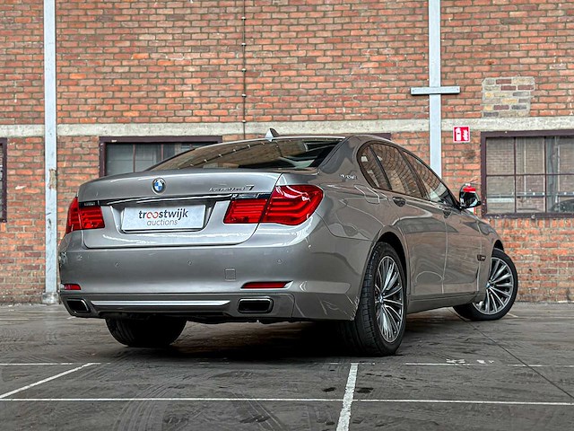 Bmw 750i activehybrid 4.4 v8 407pk 2010 7-serie, 02-pgj-7 youngtimer - afbeelding 55 van  55