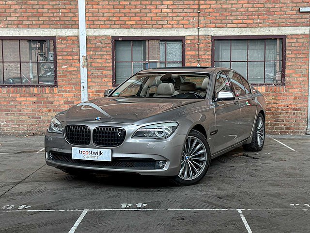 Bmw 750i activehybrid 4.4 v8 407pk 2010 7-serie, 02-pgj-7 youngtimer - afbeelding 11 van  22