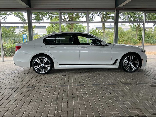 Bmw 750i xdrive | 4.4 liter v8 biturbo | 450 pk | 2015 | m-sport | bowers & wilkins | executive drive pro | head-up display | btw auto - afbeelding 2 van  37