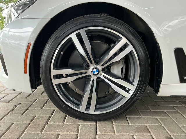 Bmw 750i xdrive | 4.4 liter v8 biturbo | 450 pk | 2015 | m-sport | bowers & wilkins | executive drive pro | head-up display | btw auto - afbeelding 3 van  37