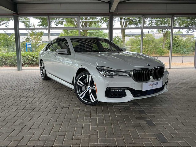 Bmw 750i xdrive | 4.4 liter v8 biturbo | 450 pk | 2015 | m-sport | bowers & wilkins | executive drive pro | head-up display | btw auto - afbeelding 22 van  37
