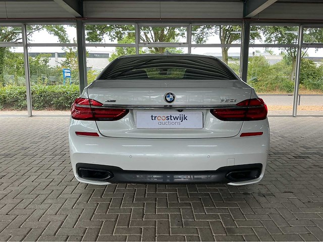 Bmw 750i xdrive | 4.4 liter v8 biturbo | 450 pk | 2015 | m-sport | bowers & wilkins | executive drive pro | head-up display | btw auto - afbeelding 34 van  37