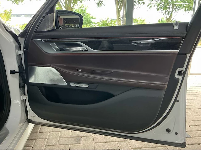 Bmw 750i xdrive | 4.4 liter v8 biturbo | 450 pk | 2015 | m-sport | bowers & wilkins | executive drive pro | head-up display | btw auto - afbeelding 17 van  39