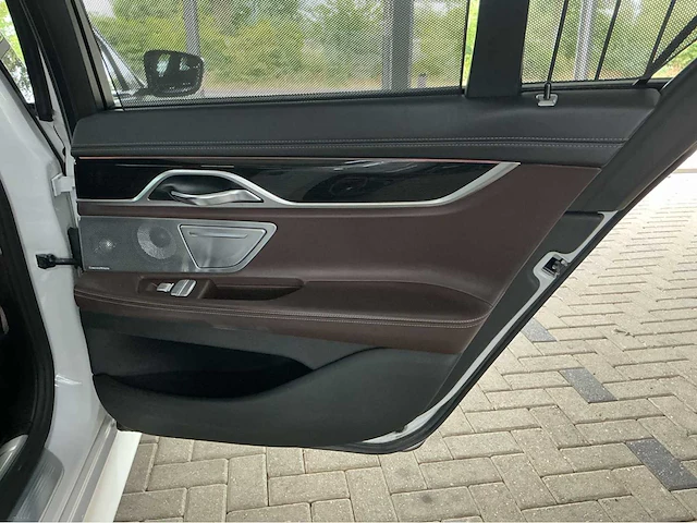 Bmw 750i xdrive | 4.4 liter v8 biturbo | 450 pk | 2015 | m-sport | bowers & wilkins | executive drive pro | head-up display | btw auto - afbeelding 18 van  39