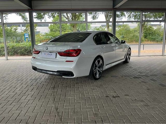 Bmw 750i xdrive | 4.4 liter v8 biturbo | 450 pk | 2015 | m-sport | bowers & wilkins | executive drive pro | head-up display | btw auto - afbeelding 36 van  39