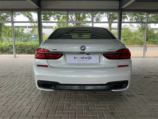 Bmw 750i xdrive | 4.4 liter v8 biturbo | 450 pk | 2015 | m-sport | bowers & wilkins | executive drive pro | head-up display | btw auto - afbeelding 37 van  39