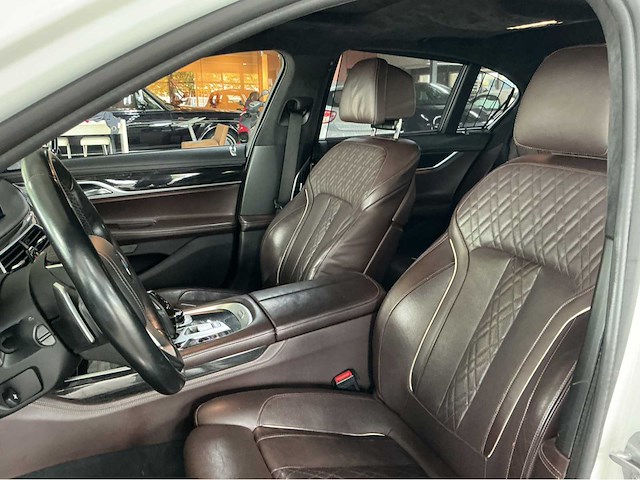 Bmw 750i xdrive | 4.4 liter v8 biturbo | 450 pk | 2015 | m-sport | bowers & wilkins | executive drive pro | head-up display | btw auto - afbeelding 19 van  39