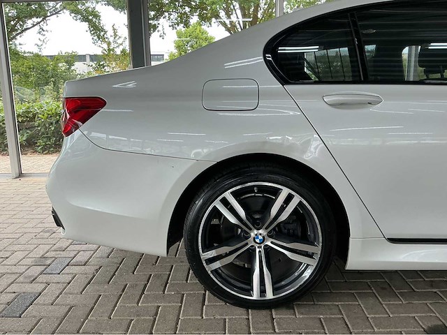 Bmw 750i xdrive | 4.4 liter v8 biturbo | 450 pk | 2015 | m-sport | bowers & wilkins | executive drive pro | head-up display | btw auto - afbeelding 38 van  39