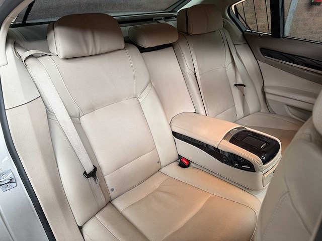 Bmw 750i xdrive high 4.4 v8 executive 408pk 2010 7-serie, l-524-zv - afbeelding 69 van  78