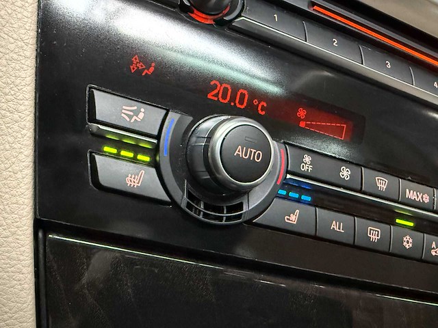 Bmw 750i xdrive high 4.4 v8 executive 408pk 2010 7-serie, l-524-zv - afbeelding 30 van  78