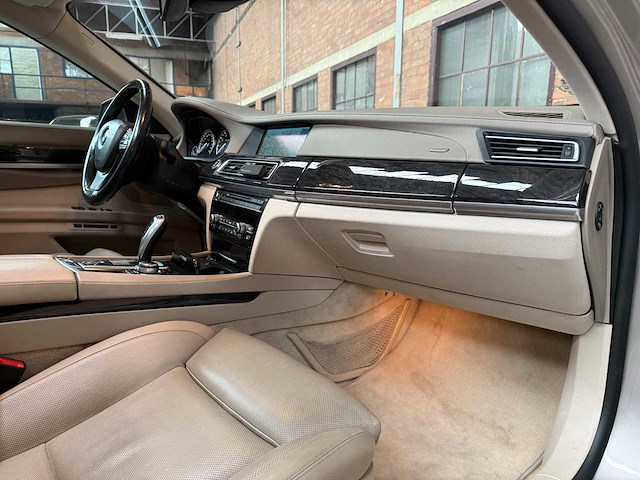 Bmw 750i xdrive high 4.4 v8 executive 408pk 2010 7-serie, l-524-zv - afbeelding 57 van  78