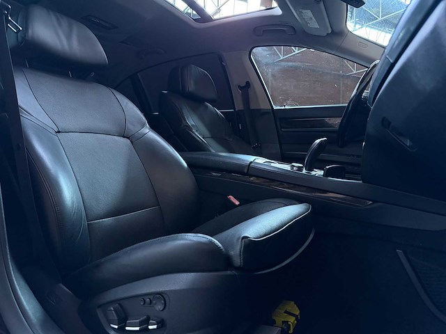 Bmw 750li xdrive 4.4 v8 7-serie 408pk 2012 - afbeelding 31 van  35