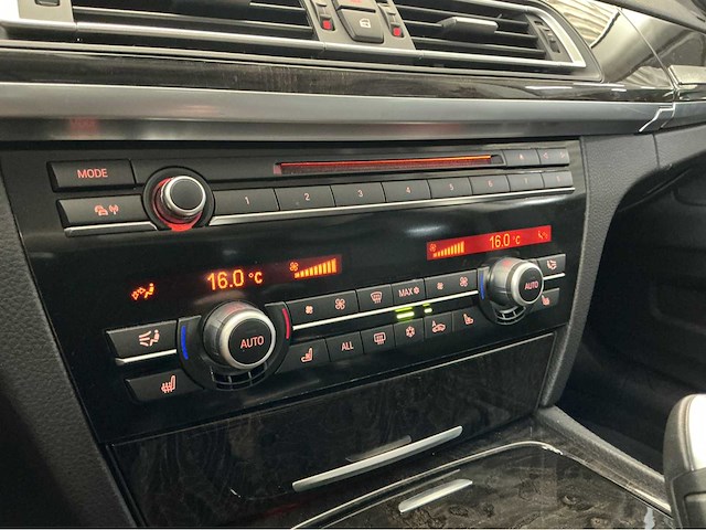 Bmw activehybrid 7 f04 | 4.4 v8 biturbo hybrid | 2011 | youngtimer | 465 pk | hud | surround view | 48.000 km | btw auto - afbeelding 20 van  39