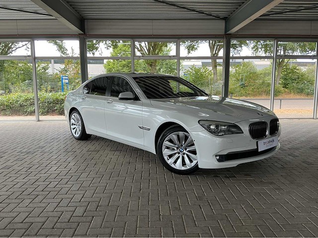 Bmw activehybrid 7 f04 | 4.4 v8 biturbo hybrid | 2011 | youngtimer | 465 pk | hud | surround view | 48.000 km | btw auto - afbeelding 23 van  39