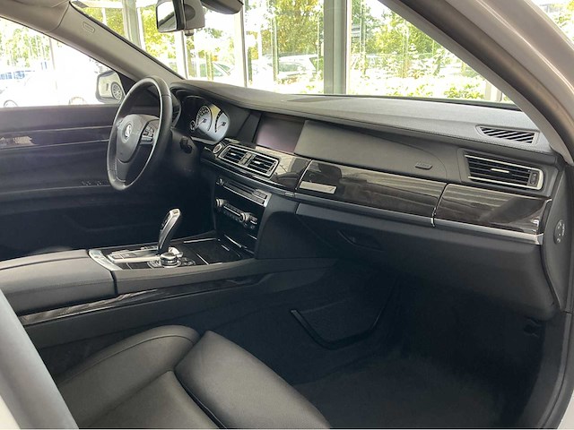 Bmw activehybrid 7 f04 | 4.4 v8 biturbo hybrid | 2011 | youngtimer | 465 pk | hud | surround view | 48.000 km | btw auto - afbeelding 9 van  25