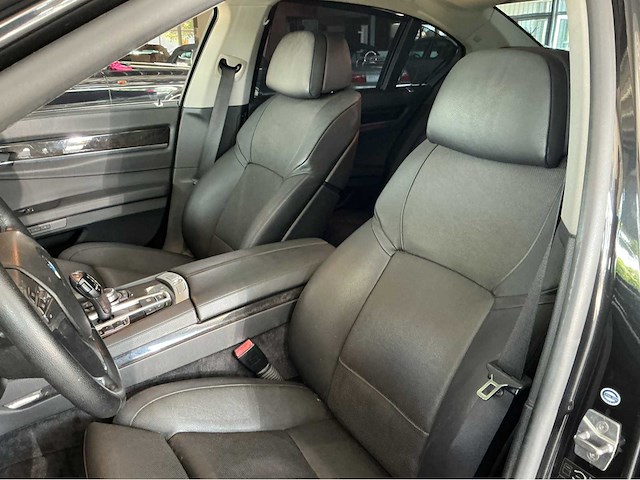 Bmw activehybrid 7 f04 | 4.4 v8 biturbo hybrid | 2011 | youngtimer | 465 pk | hud | surround view | btw auto - afbeelding 13 van  29