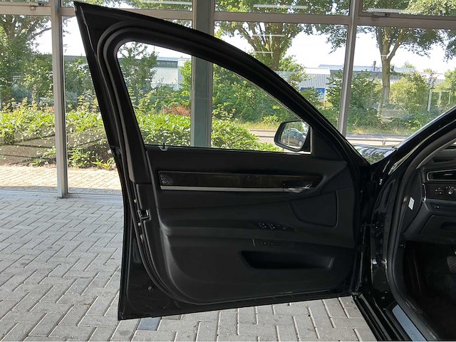 Bmw activehybrid 7 f04 | 4.4 v8 biturbo hybrid | 2011 | youngtimer | 465 pk | hud | surround view | btw auto - afbeelding 19 van  29