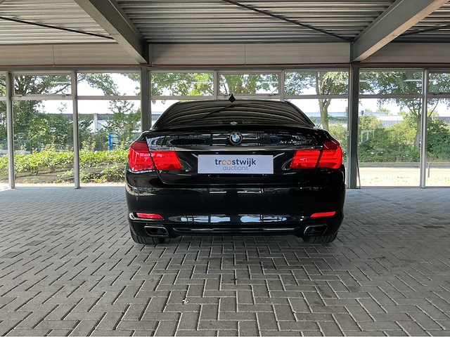 Bmw activehybrid 7 f04 | 4.4 v8 biturbo hybrid | 2011 | youngtimer | 465 pk | hud | surround view | btw auto - afbeelding 25 van  29