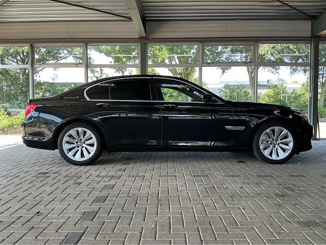 Bmw activehybrid 7 f04 | 4.4 v8 biturbo hybrid | 2011 | youngtimer | 465 pk | hud | surround view | btw auto - afbeelding 26 van  29
