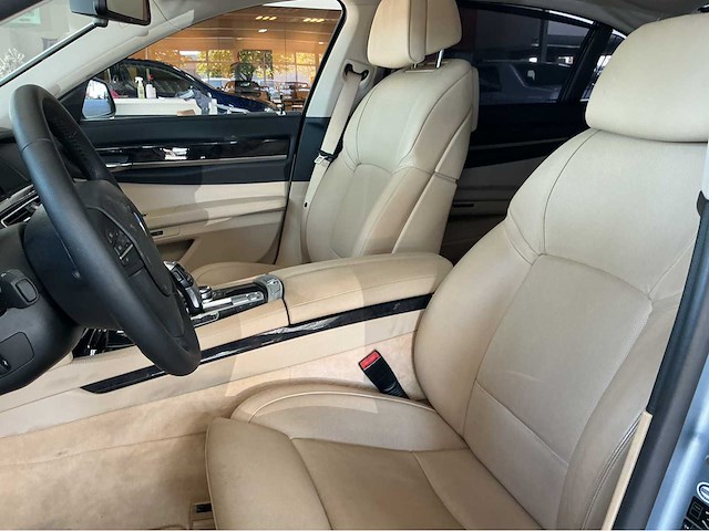 Bmw activehybrid 7 lang f04 | 4.4 v8 biturbo hybrid | 2010 | youngtimer | 465 pk | hud | rear entertainment | 57.000 km | btw auto - afbeelding 7 van  33