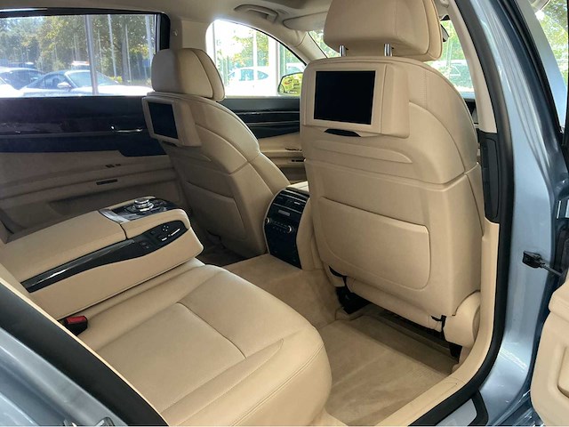 Bmw activehybrid 7 lang f04 | 4.4 v8 biturbo hybrid | 2010 | youngtimer | 465 pk | hud | rear entertainment | 57.000 km | btw auto - afbeelding 8 van  33
