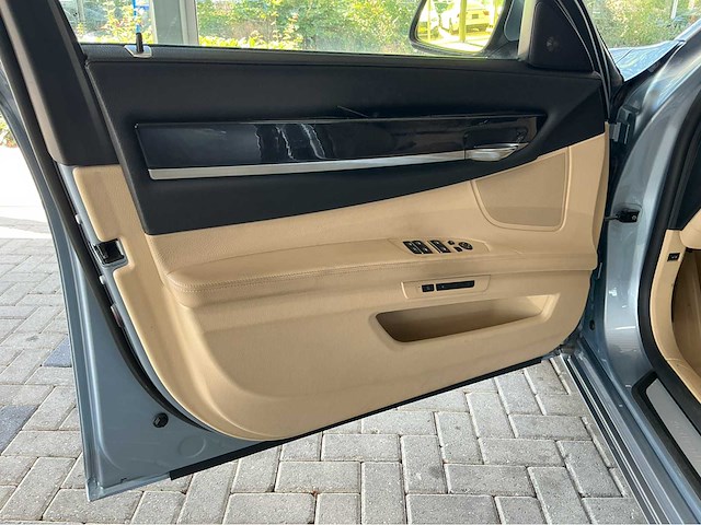 Bmw activehybrid 7 lang f04 | 4.4 v8 biturbo hybrid | 2010 | youngtimer | 465 pk | hud | rear entertainment | 57.000 km | btw auto - afbeelding 9 van  33