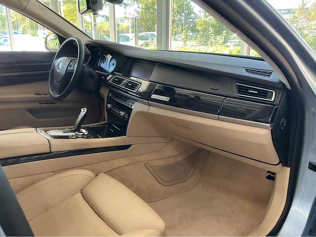 Bmw activehybrid 7 lang f04 | 4.4 v8 biturbo hybrid | 2010 | youngtimer | 465 pk | hud | rear entertainment | 57.000 km | btw auto - afbeelding 10 van  33