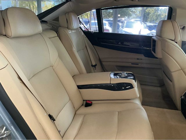 Bmw activehybrid 7 lang f04 | 4.4 v8 biturbo hybrid | 2010 | youngtimer | 465 pk | hud | rear entertainment | 57.000 km | btw auto - afbeelding 12 van  33