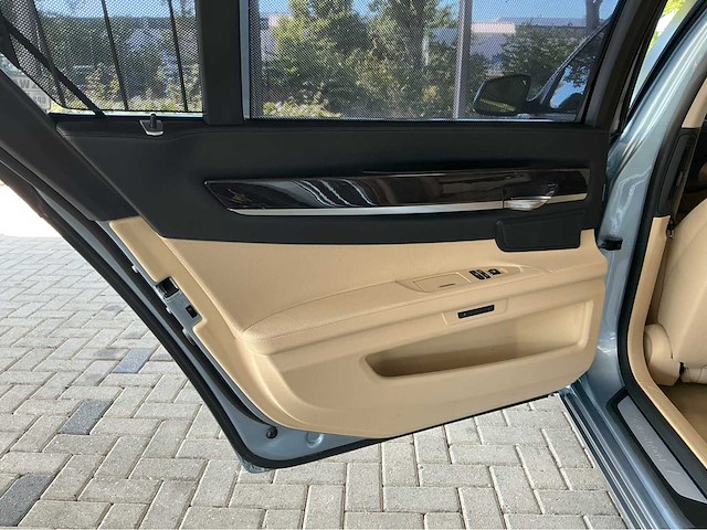 Bmw activehybrid 7 lang f04 | 4.4 v8 biturbo hybrid | 2010 | youngtimer | 465 pk | hud | rear entertainment | 57.000 km | btw auto - afbeelding 17 van  33