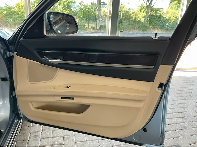 Bmw activehybrid 7 lang f04 | 4.4 v8 biturbo hybrid | 2010 | youngtimer | 465 pk | hud | rear entertainment | 57.000 km | btw auto - afbeelding 6 van  34