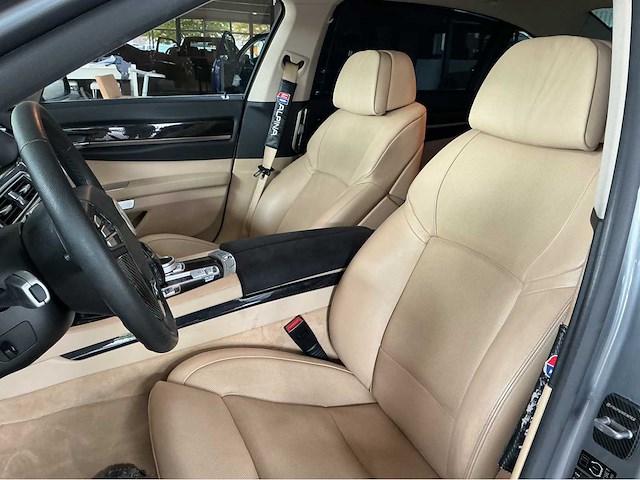 Bmw activehybrid 7 lang f04 | 4.4 v8 biturbo hybrid | 2012 | 465 pk | hud | comfortstoelen achter | 53.000 km | btw auto - afbeelding 13 van  37