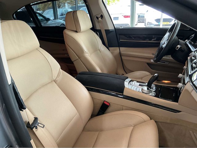 Bmw activehybrid 7 lang f04 | 4.4 v8 biturbo hybrid | 2012 | 465 pk | hud | comfortstoelen achter | 53.000 km | btw auto - afbeelding 14 van  37