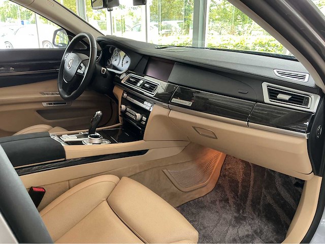 Bmw activehybrid 7 lang f04 | 4.4 v8 biturbo hybrid | 2012 | 465 pk | hud | comfortstoelen achter | 53.000 km | btw auto - afbeelding 15 van  37