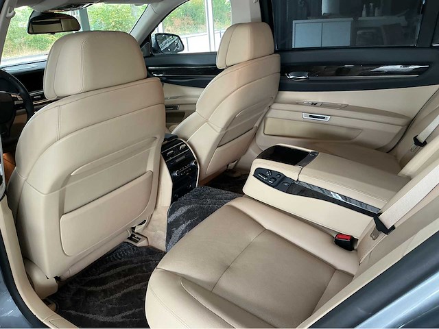 Bmw activehybrid 7 lang f04 | 4.4 v8 biturbo hybrid | 2012 | 465 pk | hud | comfortstoelen achter | 53.000 km | btw auto - afbeelding 18 van  37