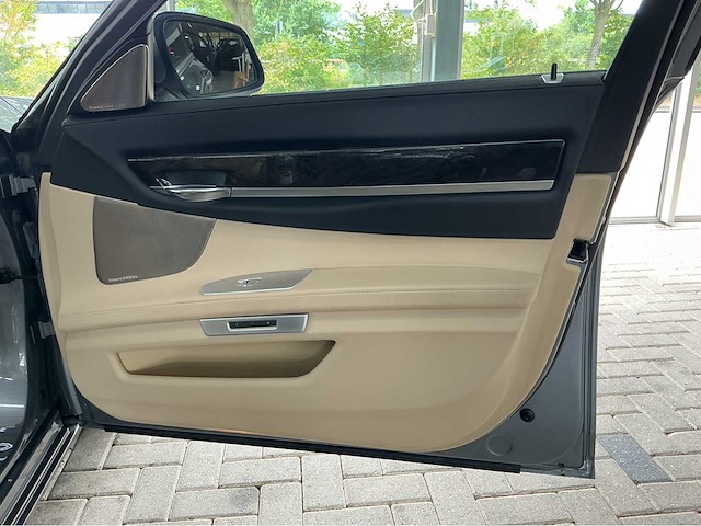 Bmw activehybrid 7 lang f04 | 4.4 v8 biturbo hybrid | 2012 | 465 pk | hud | comfortstoelen achter | 53.000 km | btw auto - afbeelding 27 van  37