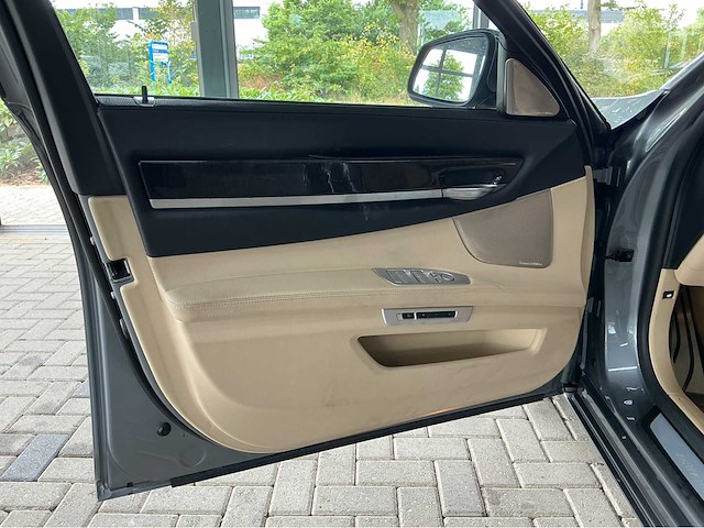 Bmw activehybrid 7 lang f04 | 4.4 v8 biturbo hybrid | 2012 | 465 pk | hud | comfortstoelen achter | 53.000 km | btw auto - afbeelding 31 van  37
