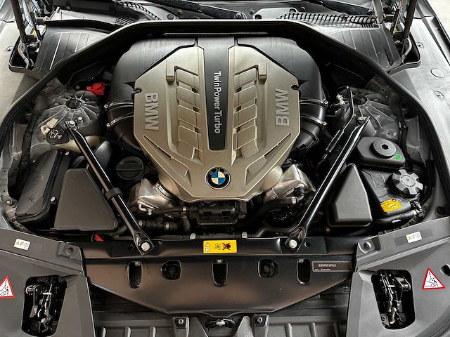 Bmw activehybrid7 f04 4.4 v8 465pk 2010 youngtimer (70.000 km) - afbeelding 34 van  40
