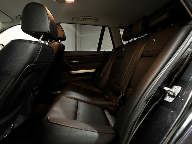Bmw alpina d3 biturbo touring 211pk 2012, hbz-58-r -handgeschakeld- - afbeelding 32 van  53