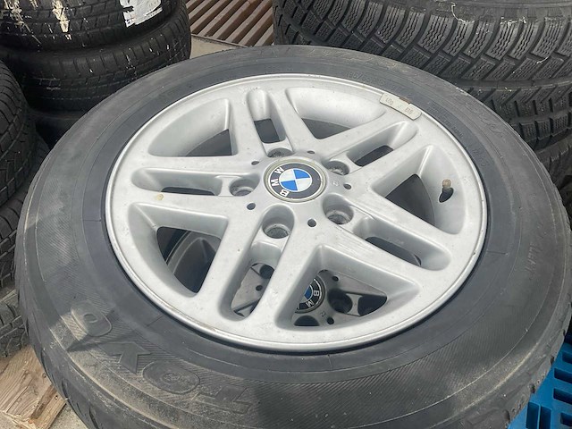 Bmw autoband met velg 195/65 r15 (4x) - afbeelding 3 van  4