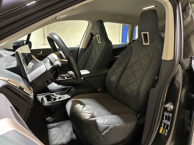 Bmw ix xdrive40 executive 77 kwh 326pk 2023 (origineel-nl), t-756-hd - afbeelding 17 van  50