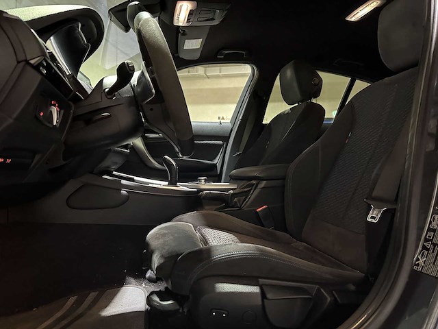 Bmw m135i xdrive 320pk 2013 (origineel-nl) 1-serie f20, 9-khh-43 - afbeelding 4 van  5