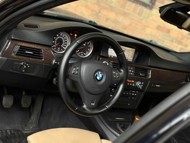 Bmw m3 4.0 v8 e90 -manual- 420pk 2008 3-serie youngtimer - afbeelding 18 van  45