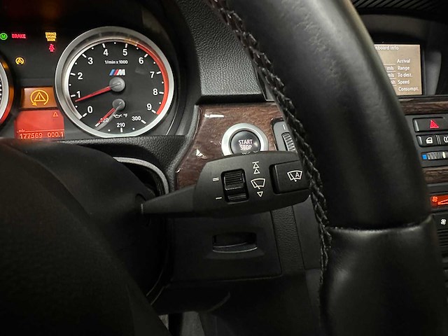 Bmw m3 4.0 v8 e90 -manual- 420pk 2008 3-serie youngtimer - afbeelding 25 van  45