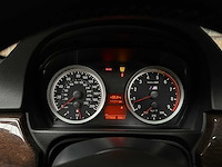 Bmw m3 4.0 v8 e90 -manual- 420pk 2008 3-serie youngtimer - afbeelding 27 van  45