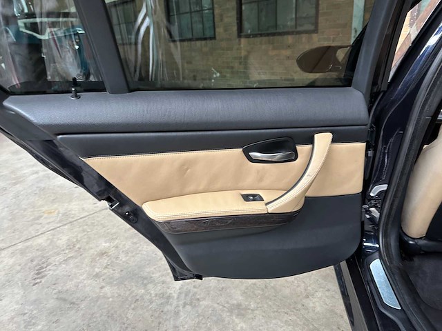 Bmw m3 4.0 v8 e90 -manual- 420pk 2008 3-serie youngtimer - afbeelding 33 van  45