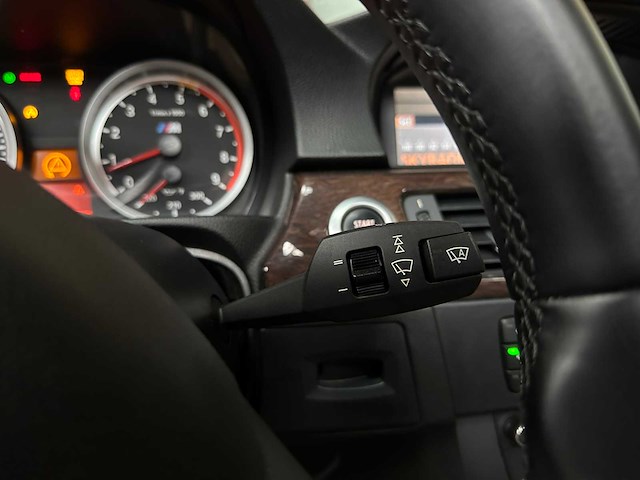 Bmw m3 4.0 v8 e90 -manual- 420pk 2008 3-serie youngtimer - afbeelding 19 van  45