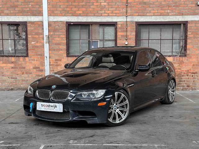 Bmw m3 4.0 v8 e90 -manual- 420pk 2008 3-serie youngtimer - afbeelding 1 van  45