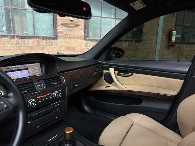 Bmw m3 4.0 v8 e90 -manual- 420pk 2008 3-serie youngtimer - afbeelding 13 van  45