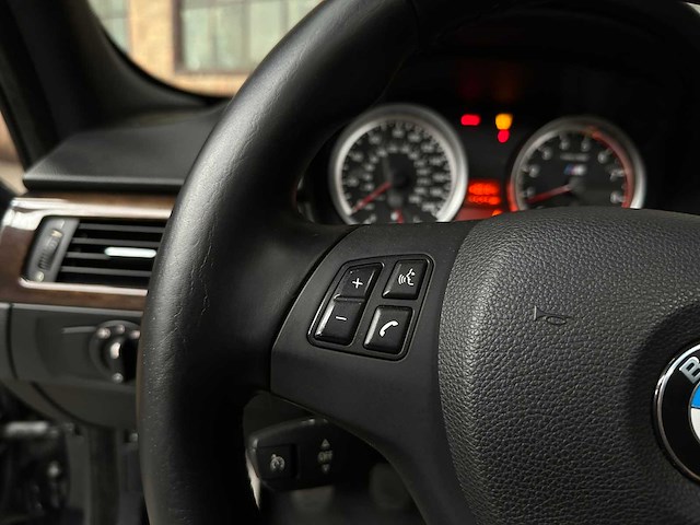 Bmw m3 4.0 v8 e90 -manual- 420pk 2008 3-serie youngtimer - afbeelding 15 van  45