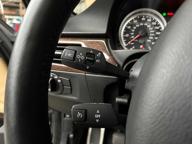 Bmw m3 4.0 v8 e90 -manual- 420pk 2008 3-serie youngtimer - afbeelding 17 van  45